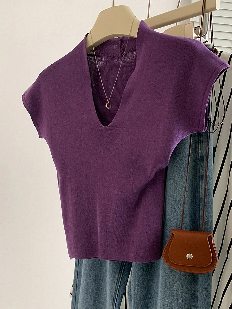 ملابس تريكو نسائية صيفية ضيقة غير رسمية ذات لون نقي عميق على شكل حرف V متعددة الاستخدامات وقابلة للتنفس ومريحة كورية