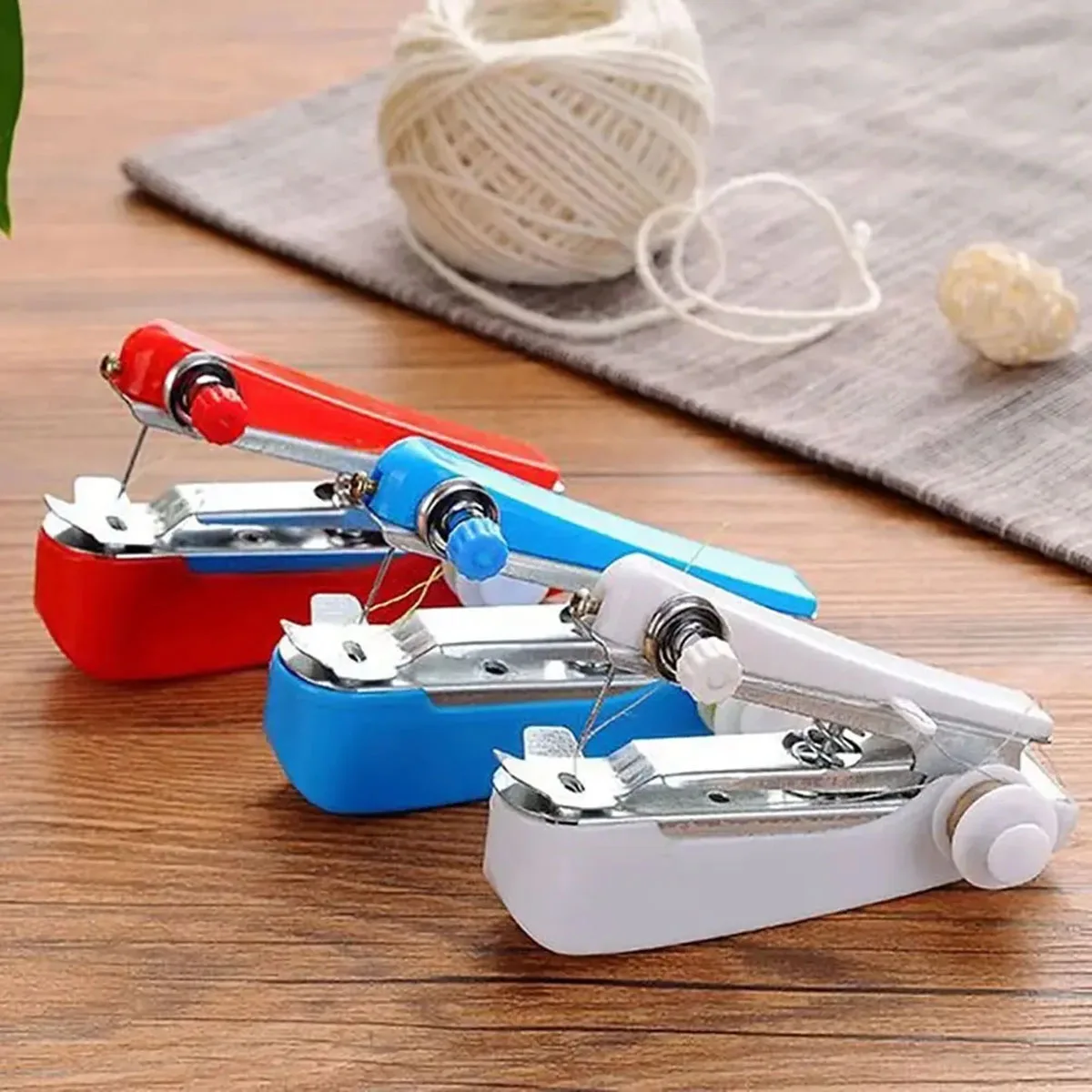 Tragbare Nähmaschine Kleine Handheld Multifunktions Haushalt Einfache Handarbeiten Manuelle Schneidemaschine Reparatur Kleidung Stoffe