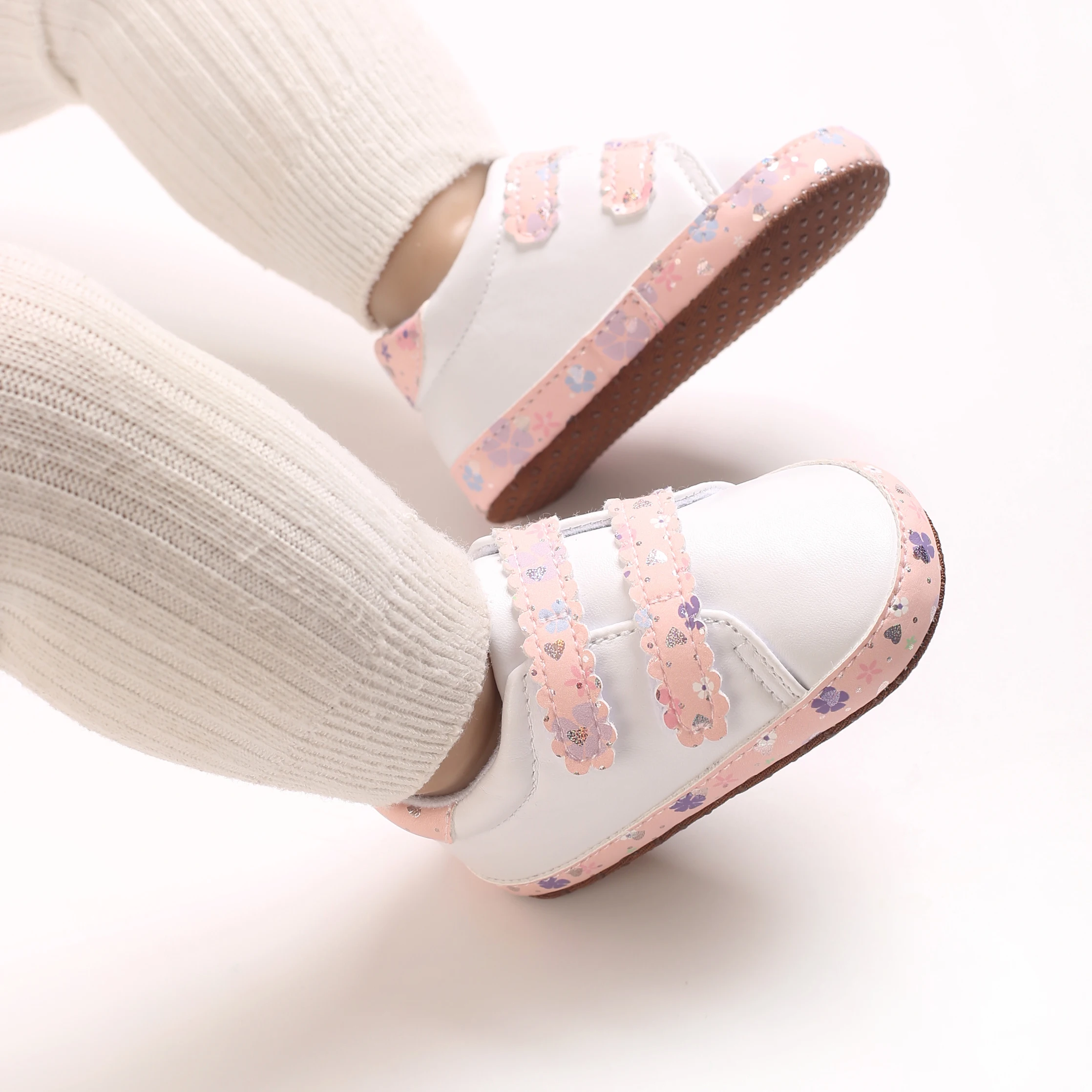 Niedliche Baby-Sneaker mit Blumendekor, weiche rutschfeste Sohle, Lauflernschuhe für Kleinkinder, doppeltes Klettverschlussband, atmungsaktiv, niedliche Babyschuhe für das Kinderbett. – Detail 20