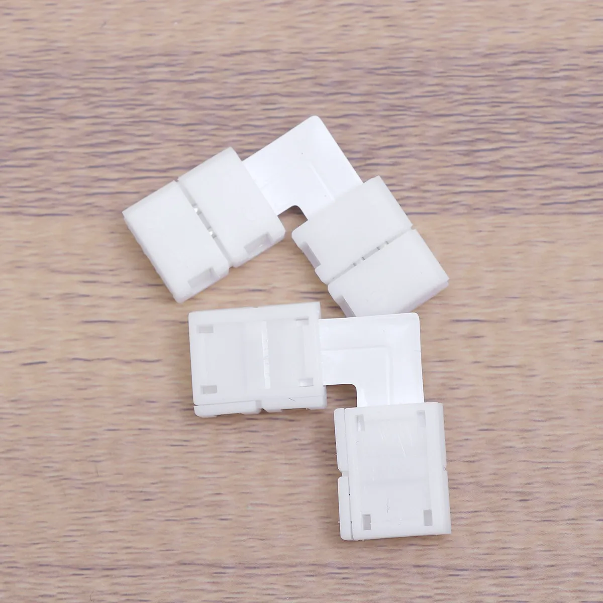 

10Pcs LED Adapter Board 10Mm Width 90 Degree Corner Connector 4 Pin Buckle Clip Quick Power Connection Light Strip Accessory