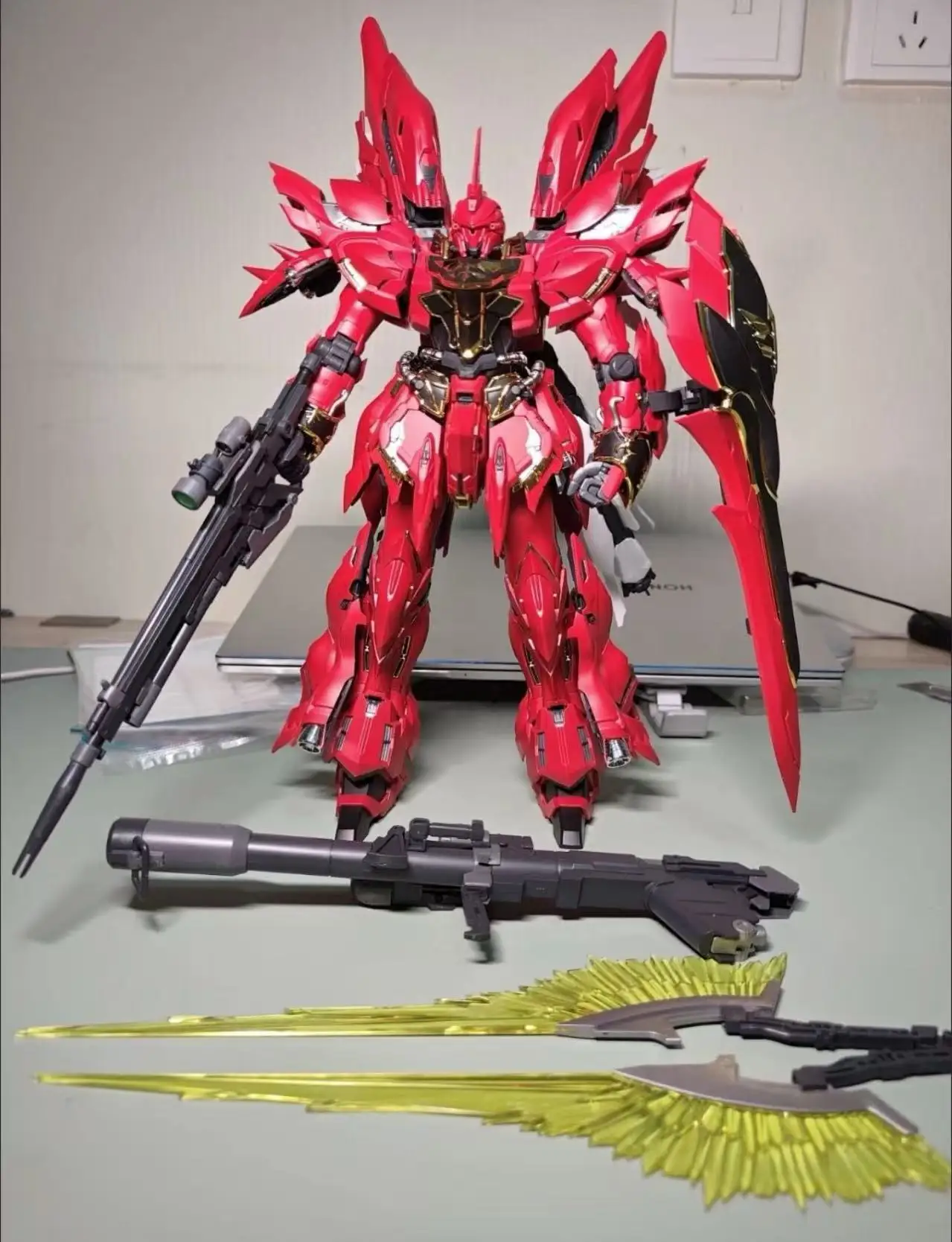 

New 2025 Comet Technology MSN-06S The Red Comet 1/100 Action Model Mecha Collecting and Assembling Hobby Custom Toys