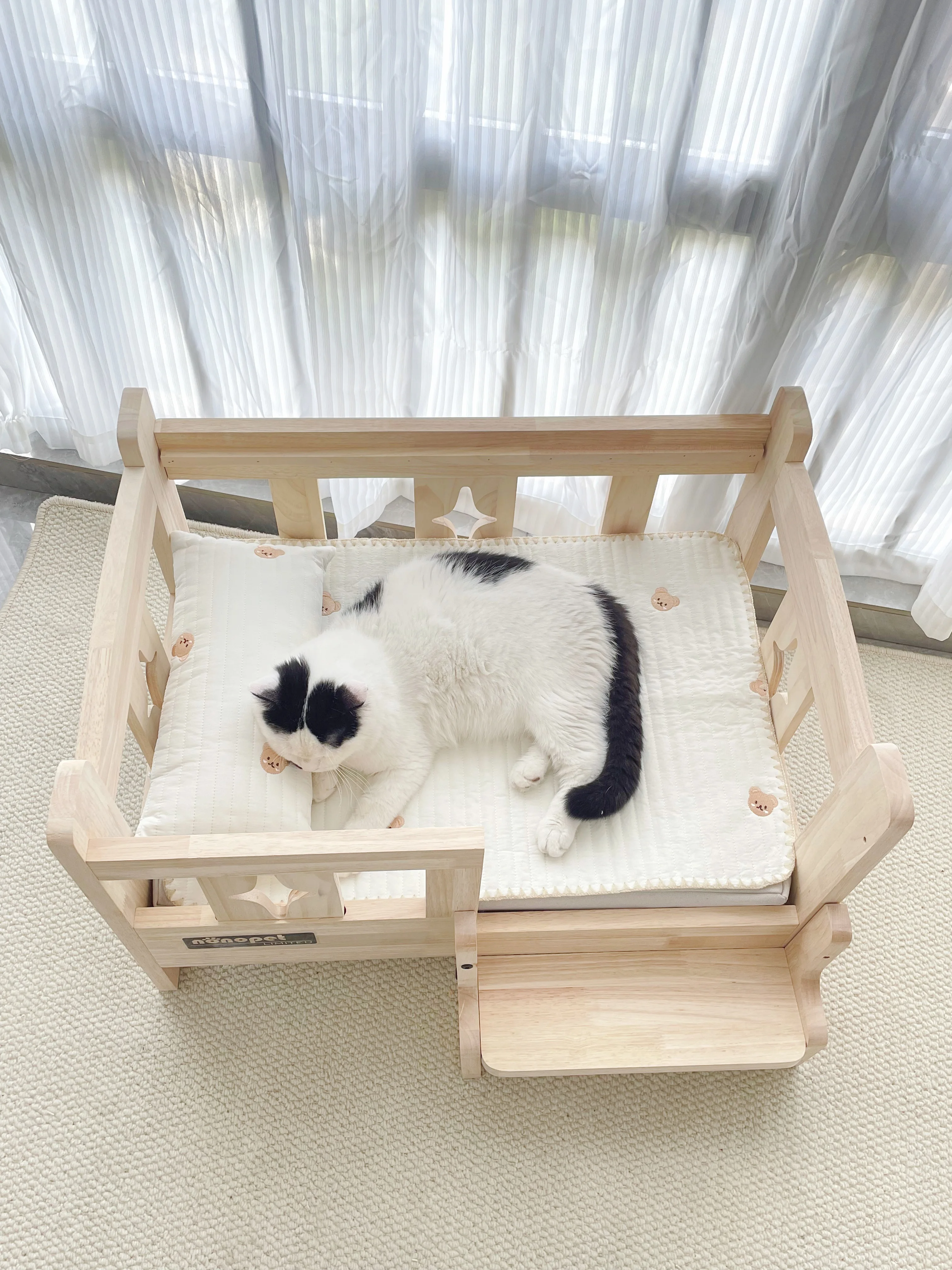 Pet bed cat solid wood small bed small and medium-sized special ground-off four-season wood