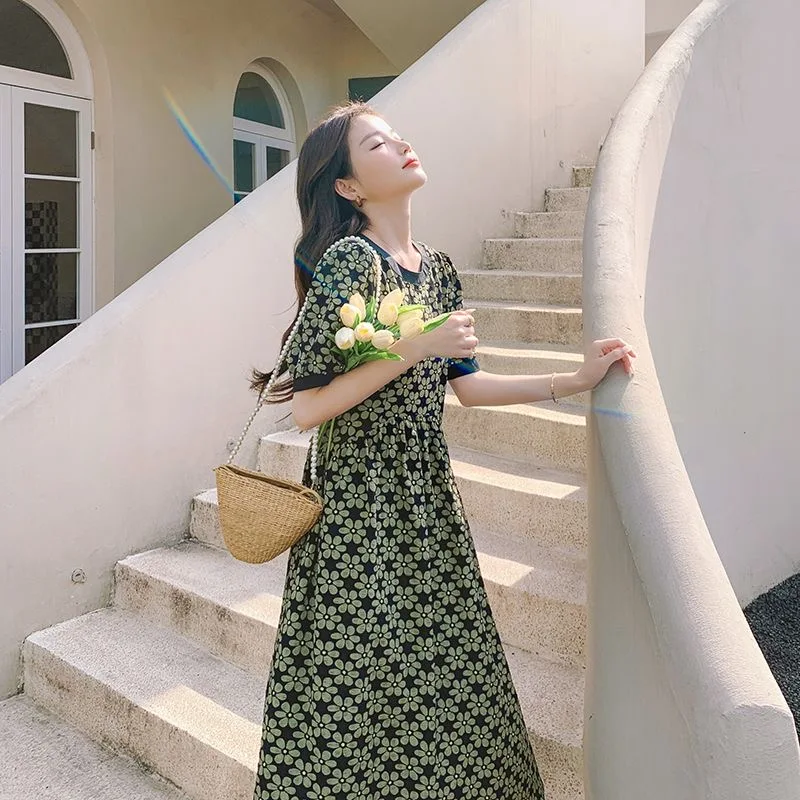 

Vintage floral waisted chic evening dress