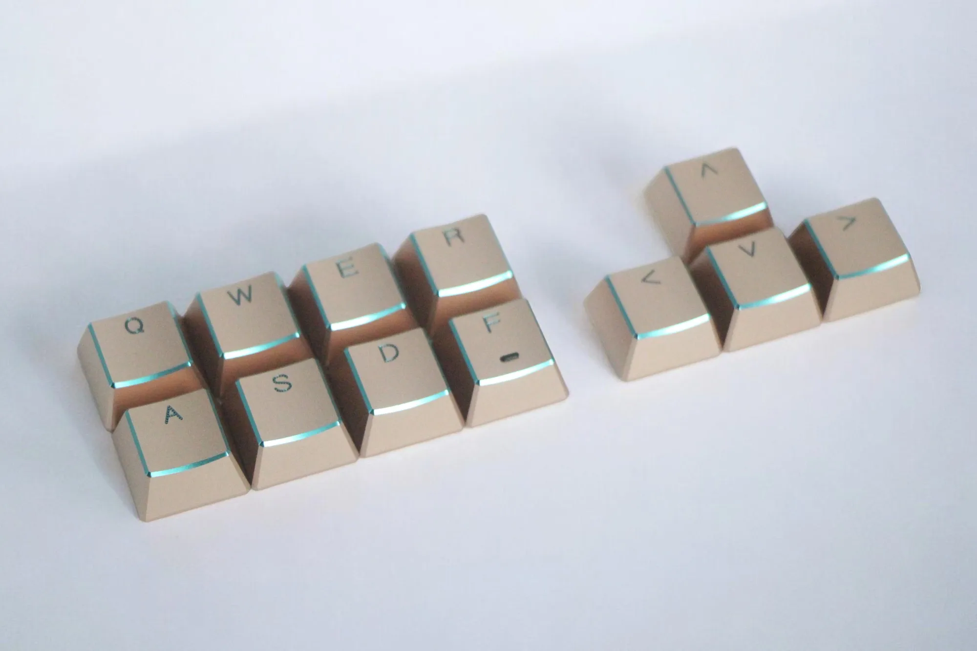 Металлический колпачок для клавиш из алюминиевого сплава, пропускающий свет, кромка с ЧПУ, анодированный индивидуальный персонализированный колпачок для клавиш 1U