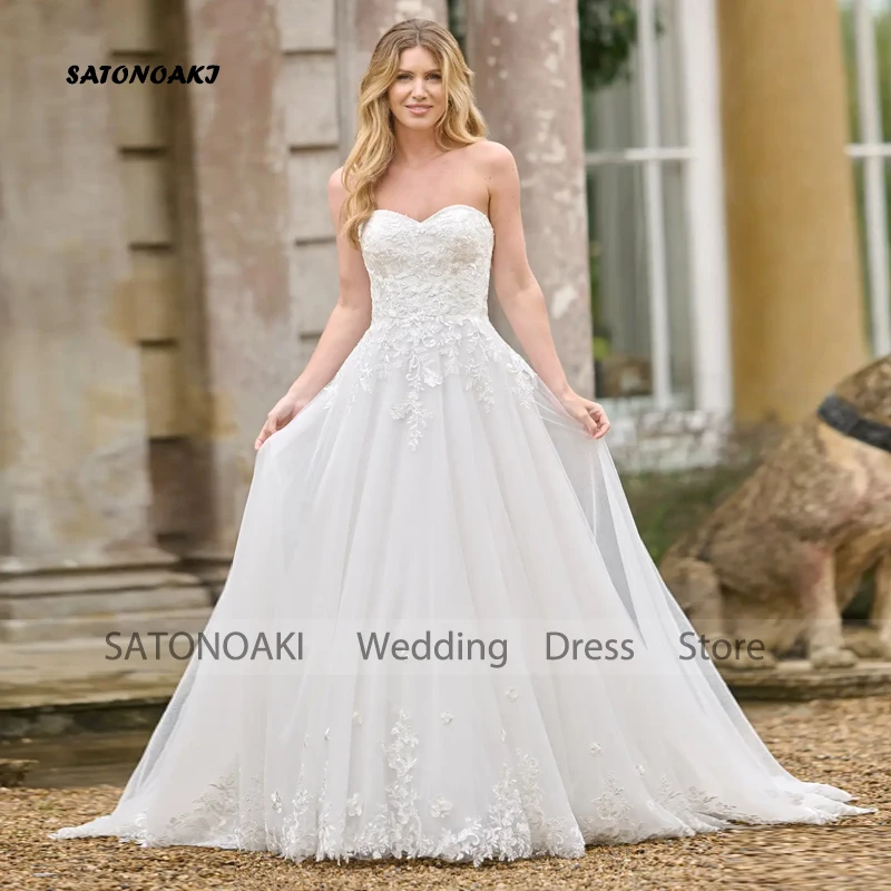 

Customized Elegant Sweetheart Lace Wedding Dress for Women Sleeveless Sweep Train Appliques Lace-up Bride Gown Vestidos De Novia
