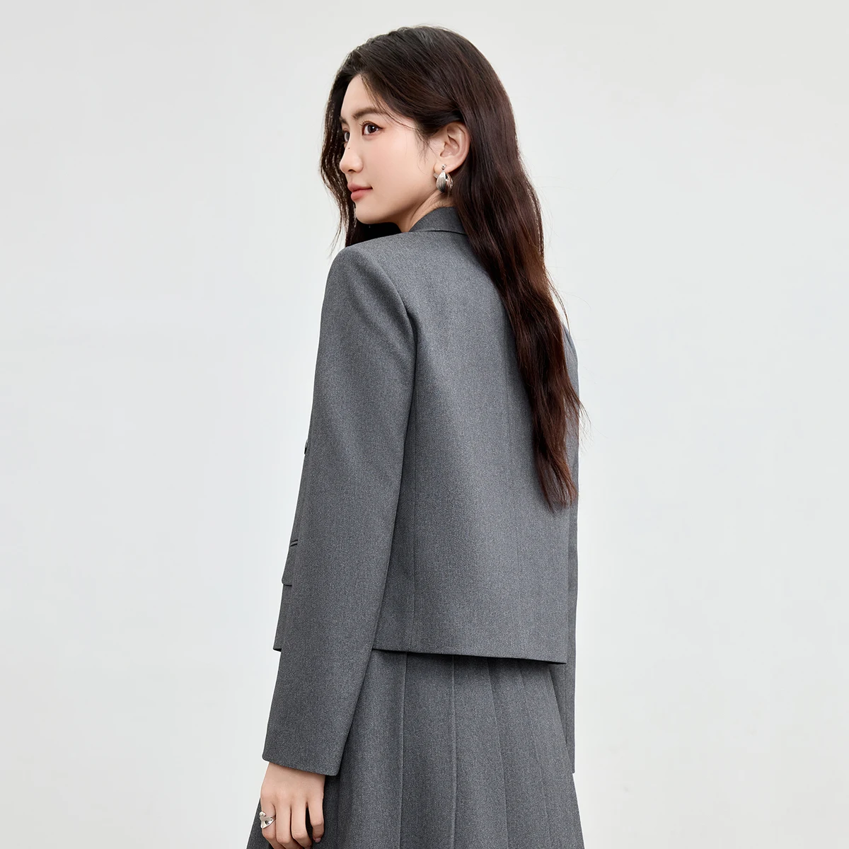 SENTUBILA Women's Business Blazer Autumn 2025 Commuter Interview Meeting Double-Breasted Short Office Tailored Coat 153XA2430