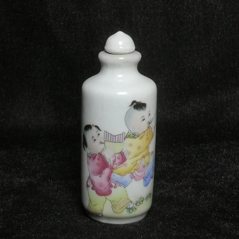 

Chinese Famille rose Porcelain Painting Boy Child Snuff Bottle Old Decoration Gift Collectoin Size 8.6 CM