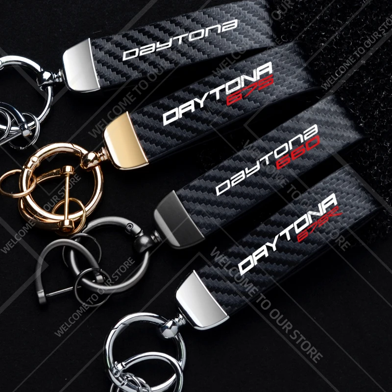 1 pçs chaveiro da motocicleta para triumph daytona 660 675 675r logotipo widget ornamentos metal fibra de carbono couro chaveiro acessórios