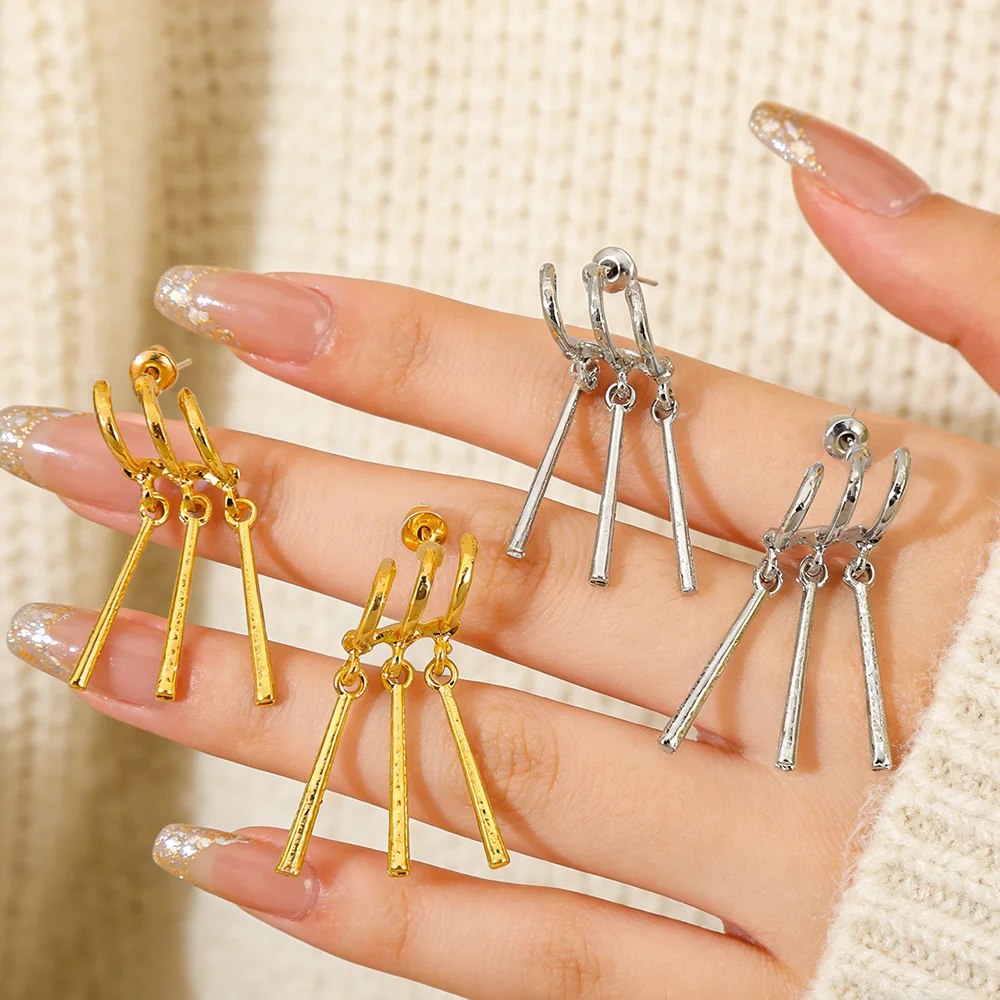 1 par de pendientes de cosplay de anime de One Piece Zoro, pendientes largos de triple colgante de moda para mujeres y hombres, joyería para fiestas, regalo