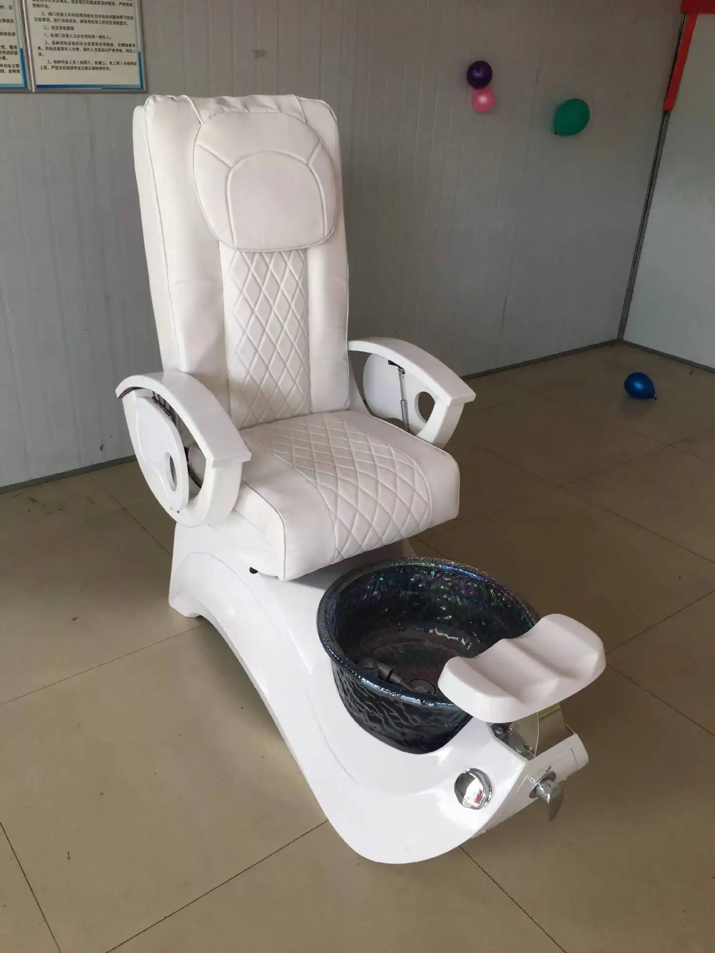 Luxury Electric Armchair With White And Black Back Massage, Foot Spa, Foot Massage, Nail Art, And Pipe