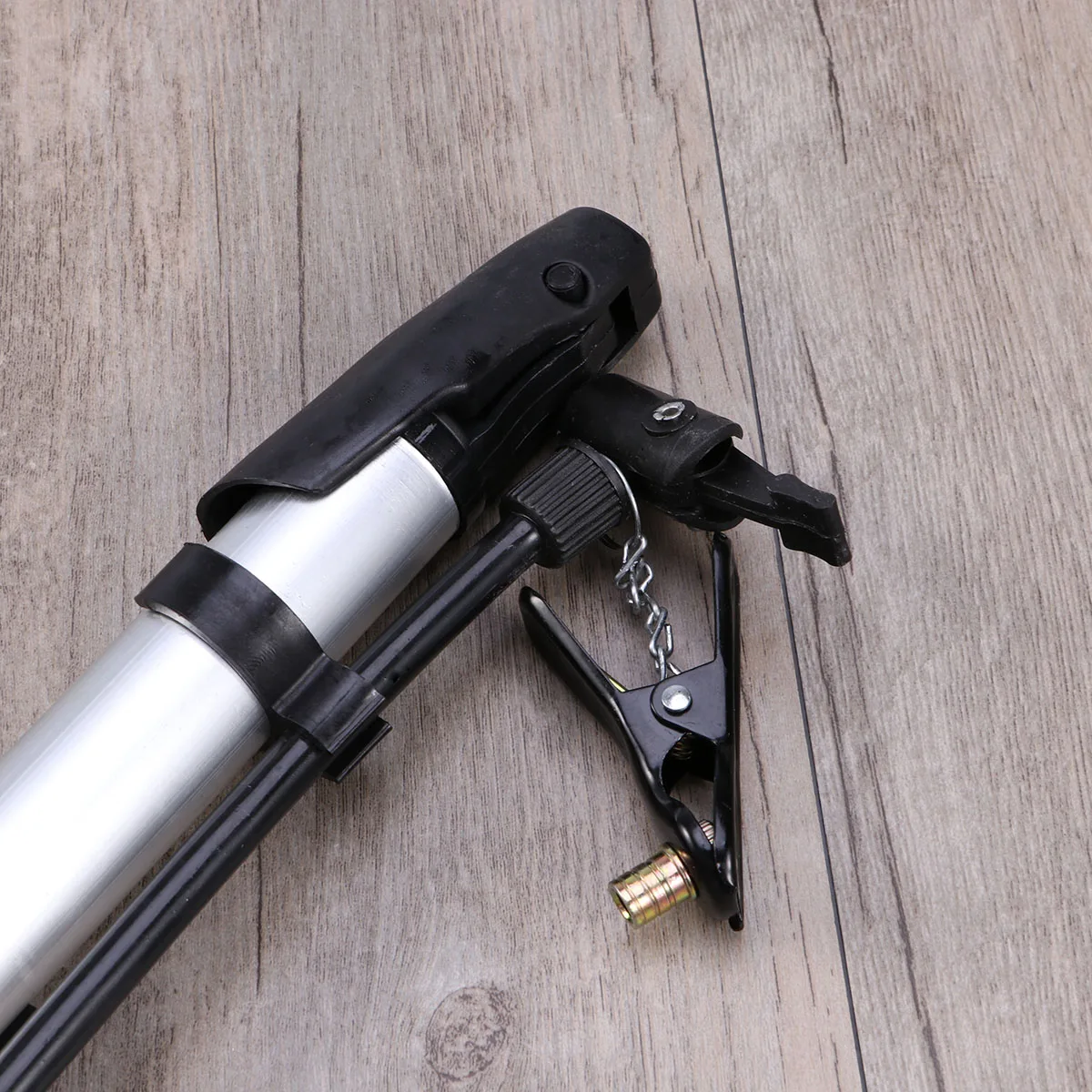 

Bike Floor Pump High Volumn Aluminum Alloy Floor Pump for Road Mountain Bike Tire Simple Valves ( )