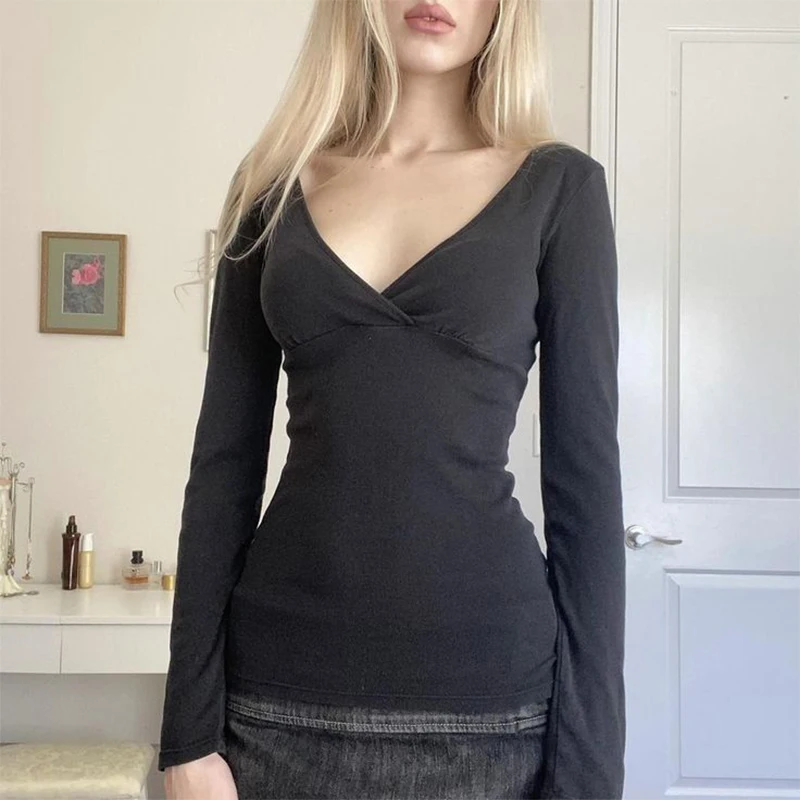 Camiseta ajustada de manga larga para mujer, Tops sexys con cuello en V de corte bajo de Color sólido, Tops ajustados suaves, ropa de calle informal para primavera y otoño
