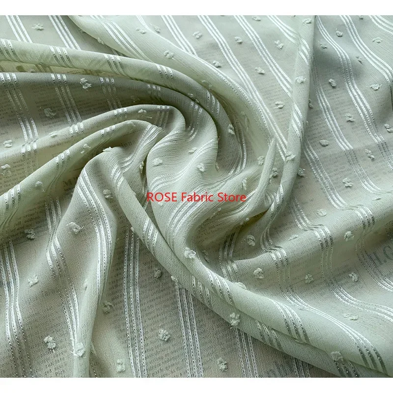 

Шифоновая ткань в серебряную полоску, плюшевая жаккардовая ткань для рубашки, свадебного платья, весеннего платья, дизайнерской ткани