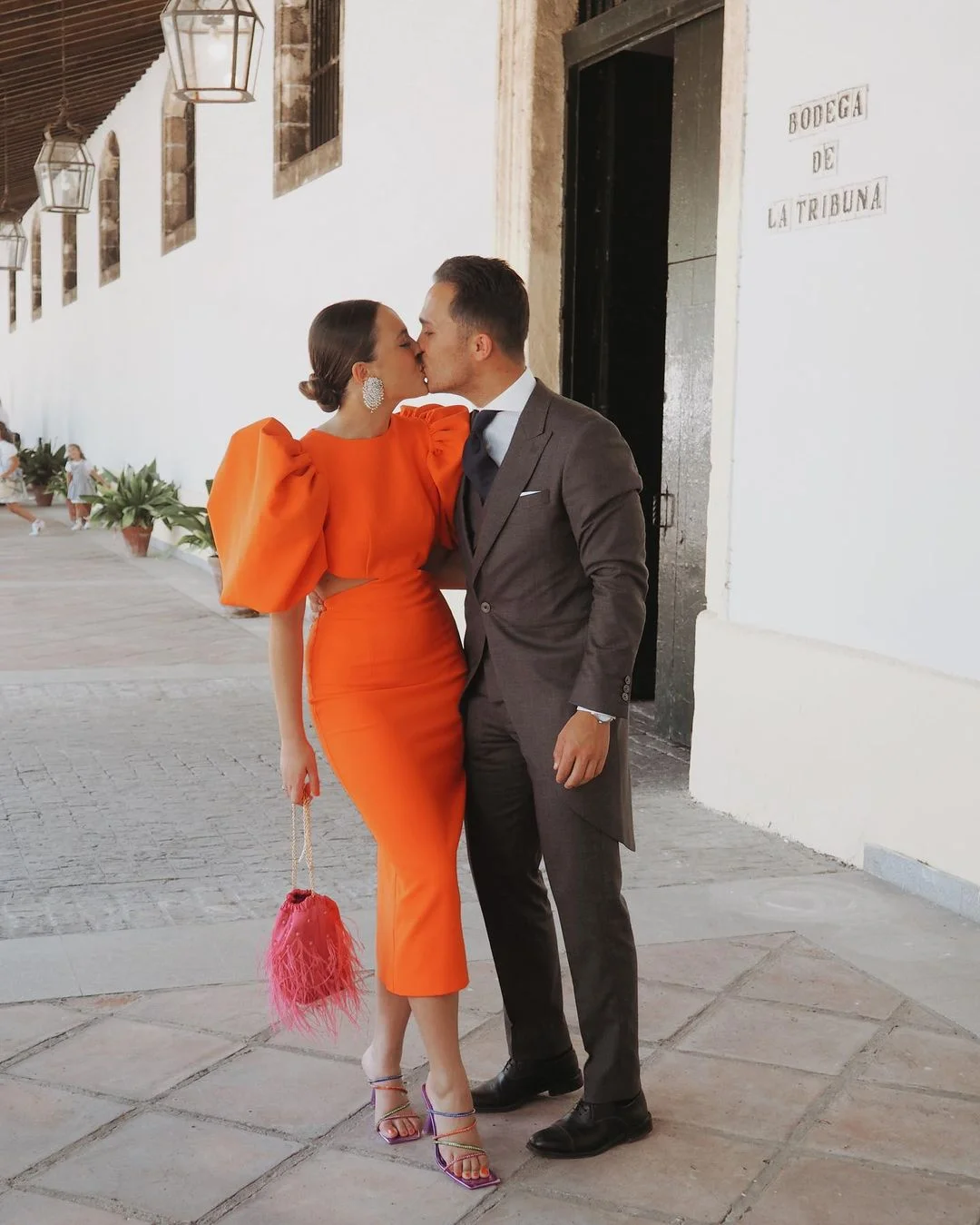 Vestido de satén naranja de media manga para mujer, vestidos de fiesta formales con cuello redondo, vestido de noche hasta el té plisado, vestido de fiesta de regreso a casa de sirena