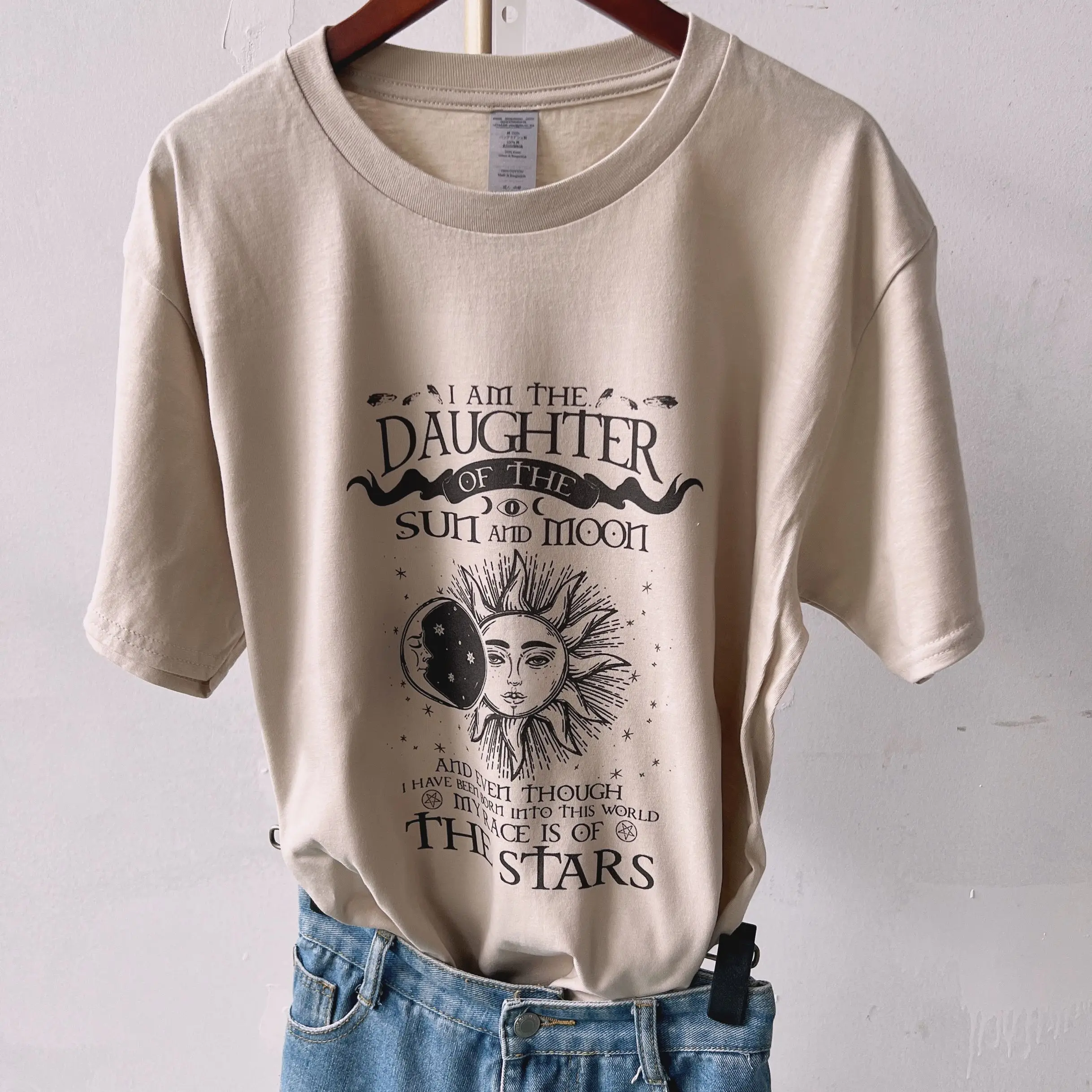 

Daughter Sun Moon Enviromental Graphic T Shirts 2022 Summer Women Planet Earth Day T-Shirts Vintage Boho Tee Shirts Tops