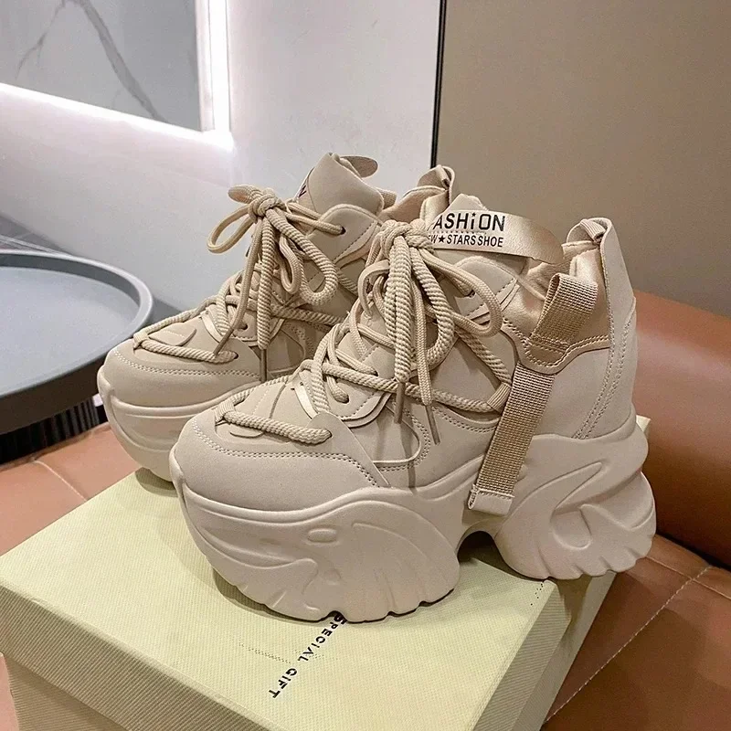 Damskie trampki do chodzenia jesienne sznurowane buty na wysokiej platformie masywne buty oddychające skórzane buty 10CM zimowe buty na koturnie obuwie