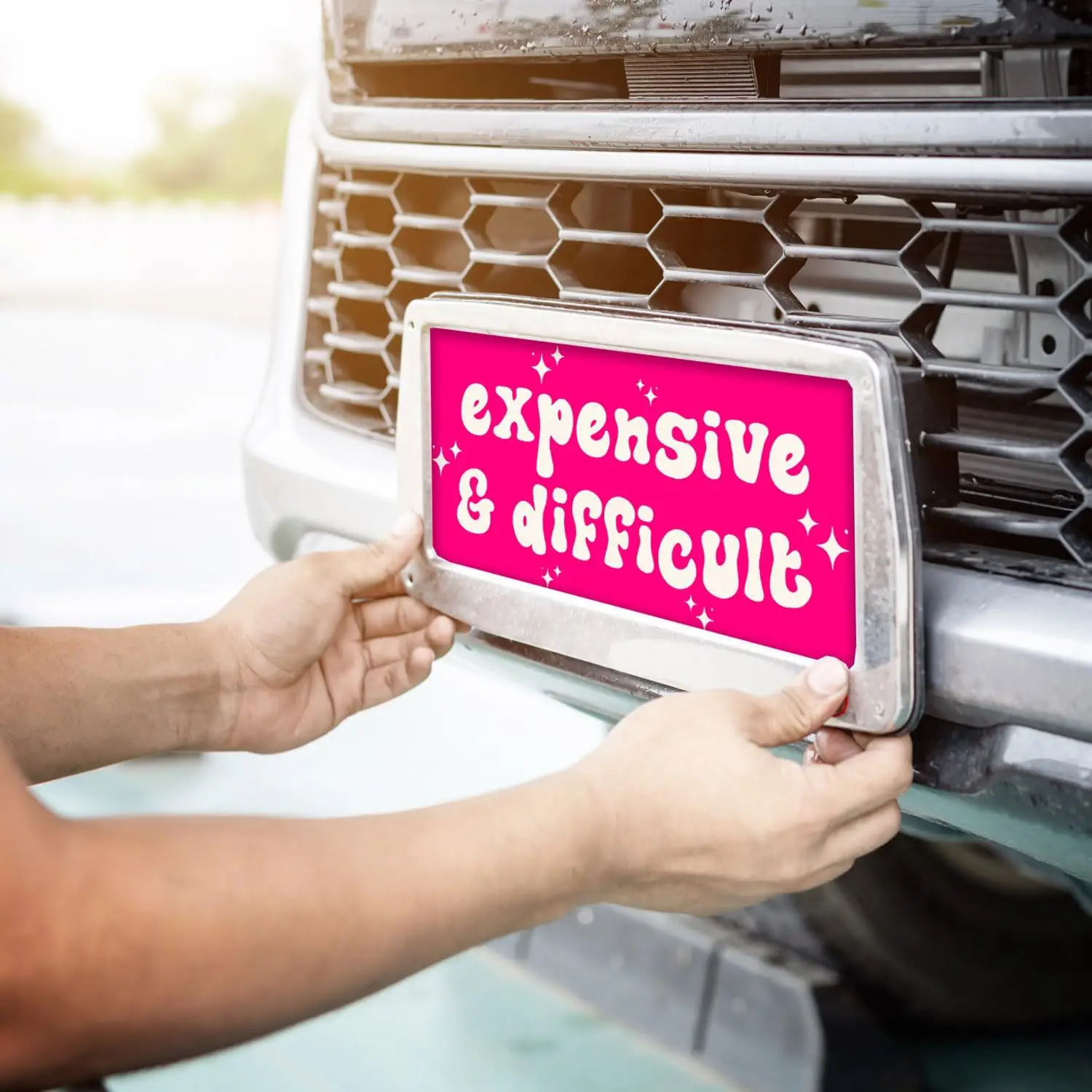 لوحة ترخيص ألومنيوم باهظة الثمن وصعبة للنساء، لوحة ترخيص مضحكة، لوحات زينة للسيارات وإكسسوارات السيارات الوردية