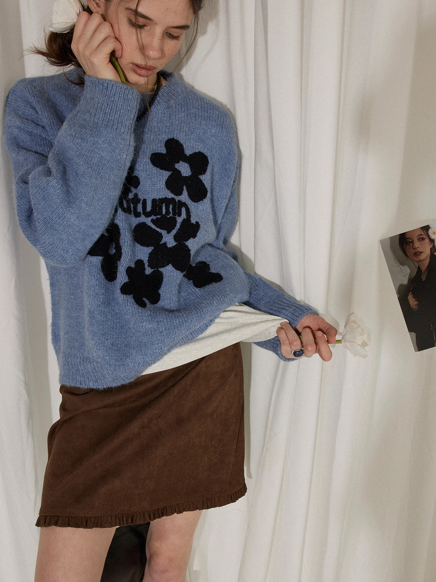 

Loose Fit Knitted Sweater Women's Autumn Design Sense Overhead round Ne Embroidered Flower Color Blo Lofi Choose