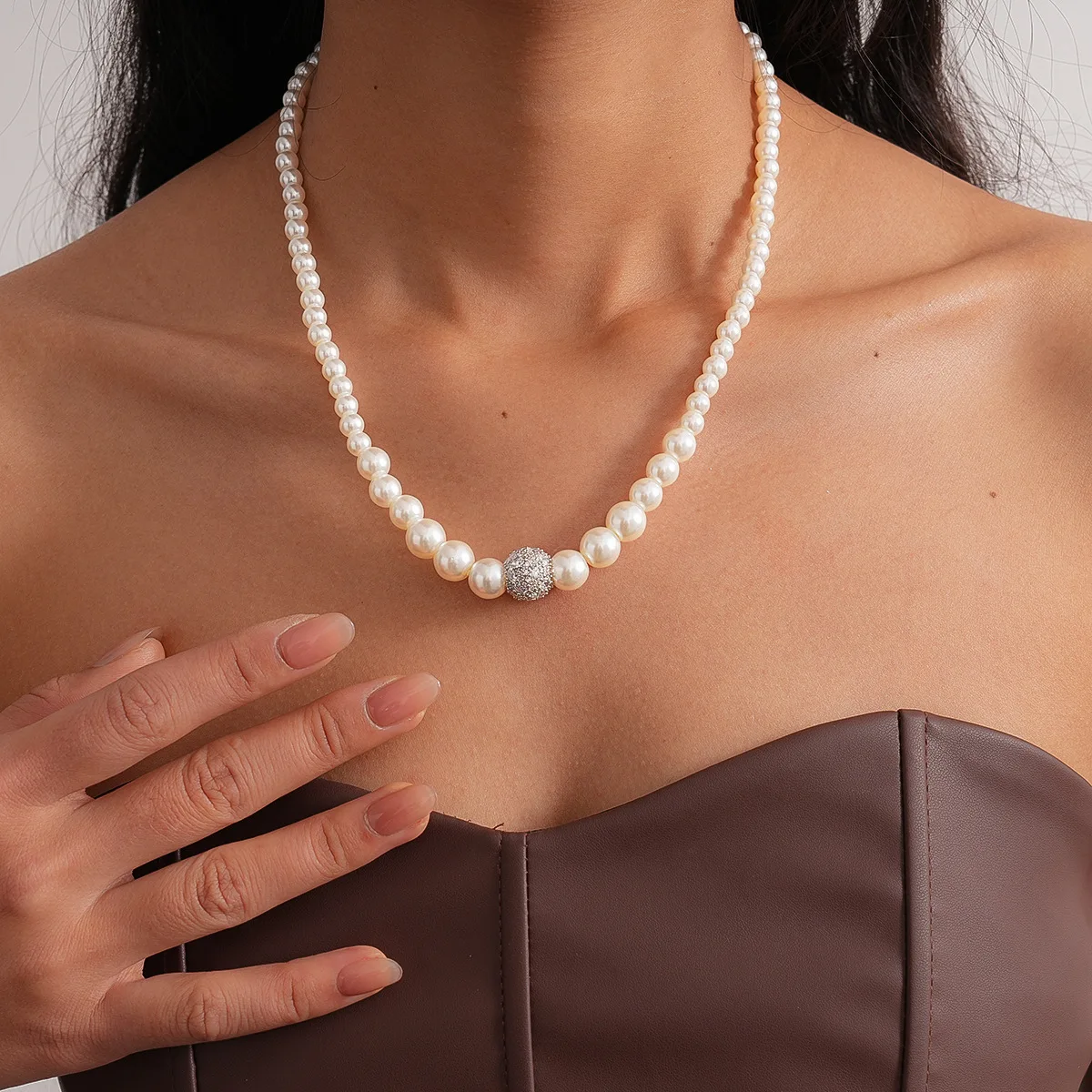 

Cubic Zircon Glass Faux Pearl Beaded Round Necklace Women Minimalist Delicate Light Luxury High Grade Fashion Jewelry