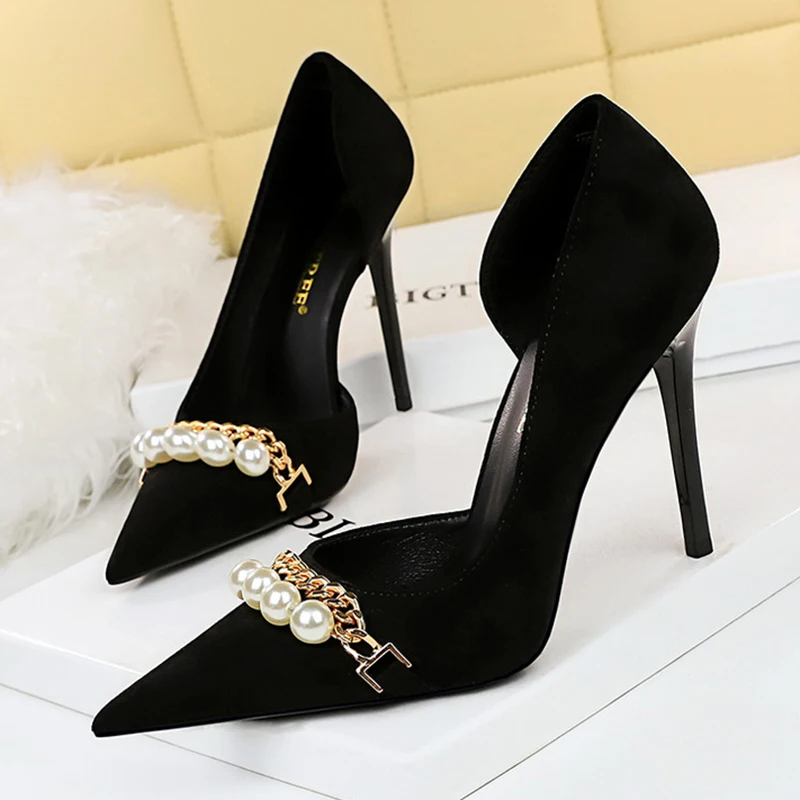 

Женские элегантные туфли-лодочки на высоком каблуке 7 см 11 см с жемчужной металлической цепочкой, женские шикарные туфли с острым носком и боковым вырезом, женские коктейльные модельные туфли