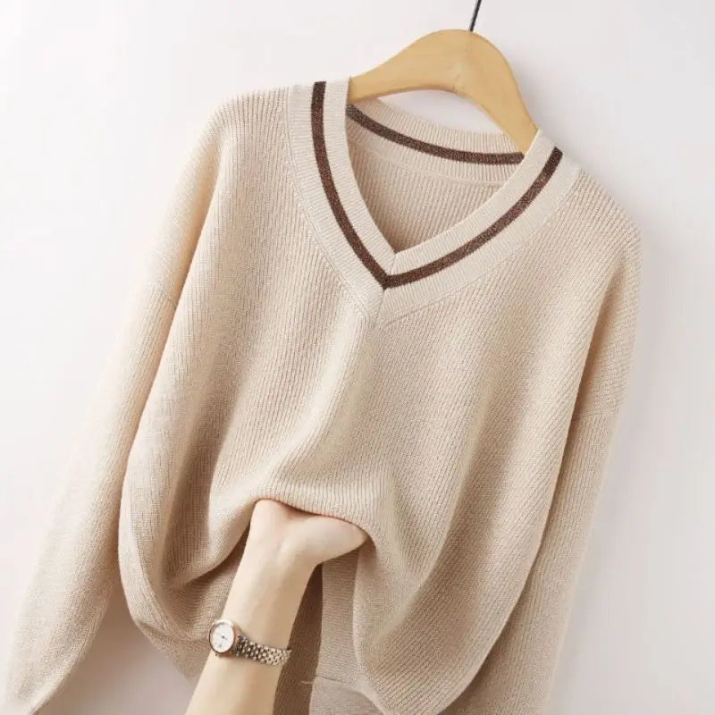 

Women's Clothing 2023 Autumn/Winter New Arrival V-neck Minimalist Style Loose Slim Fit Versatile Sweater Knitted Underlay