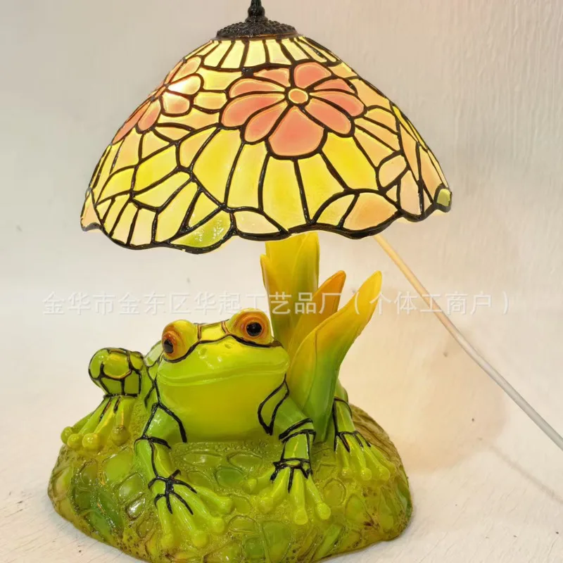 Creative Resin Frog Night Light Umbrella Table Lamp Cute Desktop Ornament Bedside Decor Stained Glass Style Home Decoration Gift