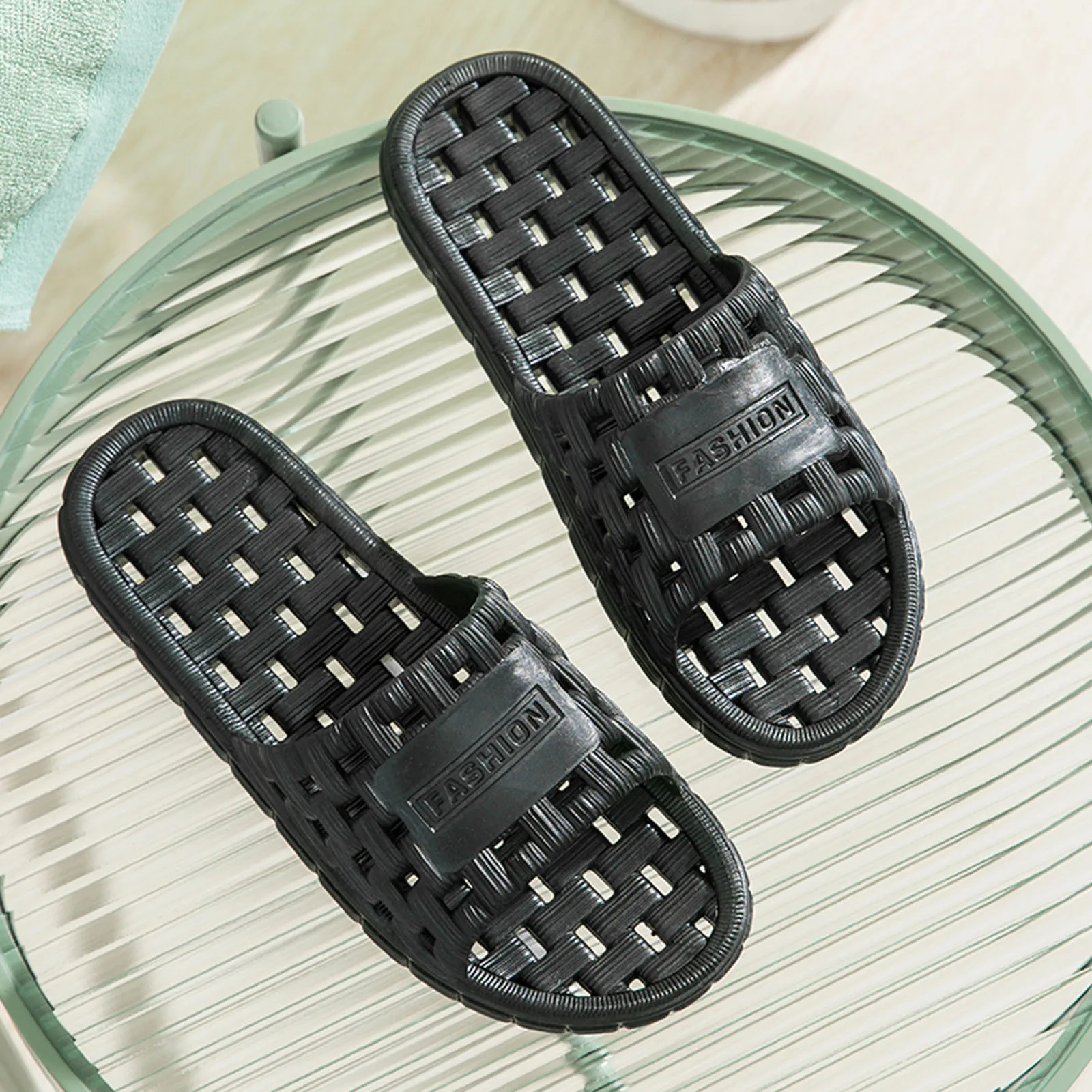 Men\'s Bathroom Non-slip Flip Flops Bath Slippers Indoor Home Summer Soft Comfortable Couple Family Flat Shoes Hotel Sandals