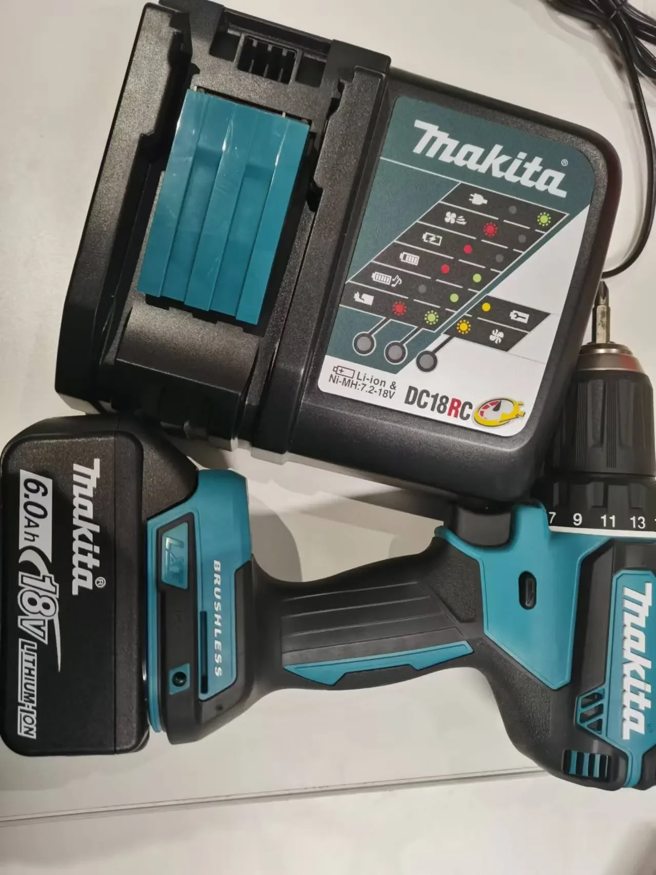 

Original Makita 9.0Ah for Makita 18V Battery BL1830B BL1850B BL1850 BL1840 BL1860 BL1815 Replacement Lithium Battery