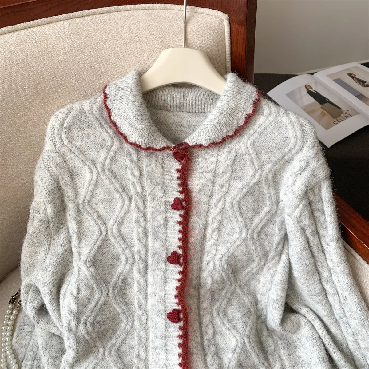 Giacca da donna in maglione caldo ispessito con bottoni d'amore stile delicato con risvolto francese grigio da donna Top cardigan allentato in maglione autunnale e invernale