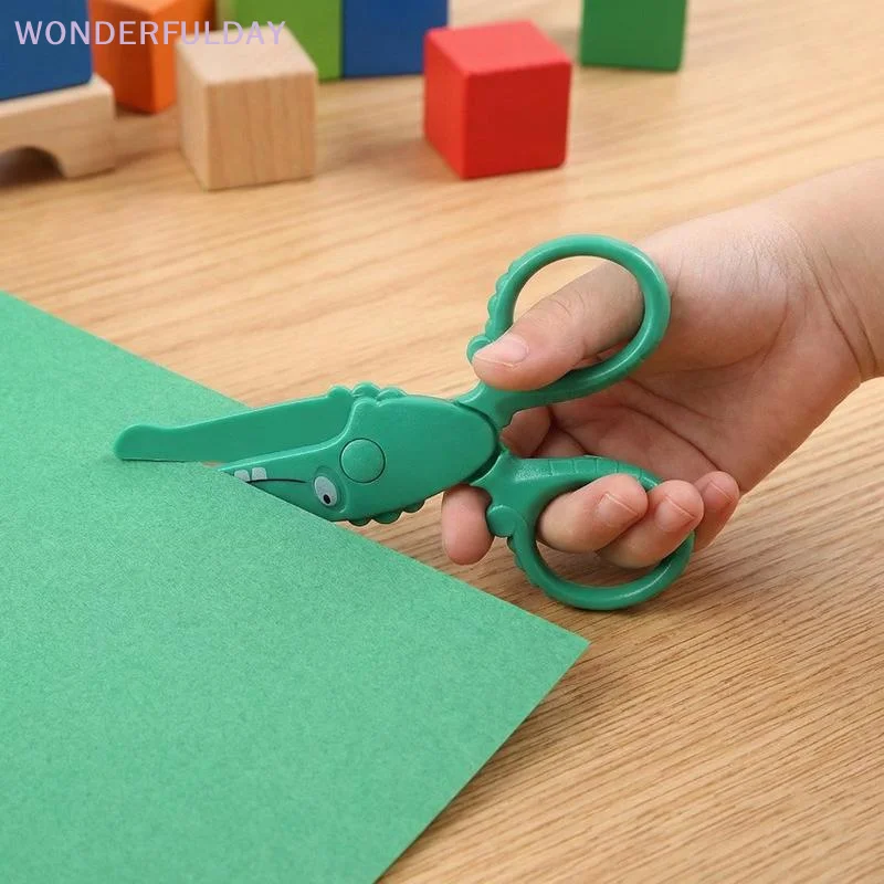 3Pcs Kids Plastic Scissors Cute Cartoon Parrot Dolphin Shape DIY Craft Scissors Art Craft Scissors Preschool Training Scissors