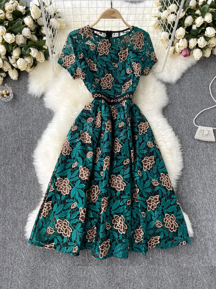 Spring Summer Fashion Temperament New Vestidos Female Round Neck Retro Heavy Embroidery Lace Midi Dress GL111