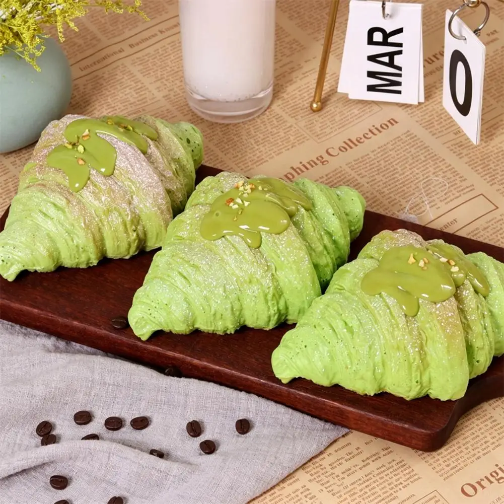 Realistische Croissant-Requisite, langsam rückfederndes Dekompressionsspielzeug, PU-Simulationsbrotmodell, entspannendes Quetschspielzeug, Lebensmittel-Dekorationsobjekt – Detail 9