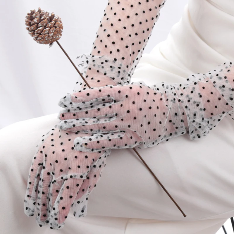 Guantes negros de encaje para mujer, mitones de puntos ondulados de gasa, protector solar transpirable, etiqueta de Boda nupcial, guantes largos de