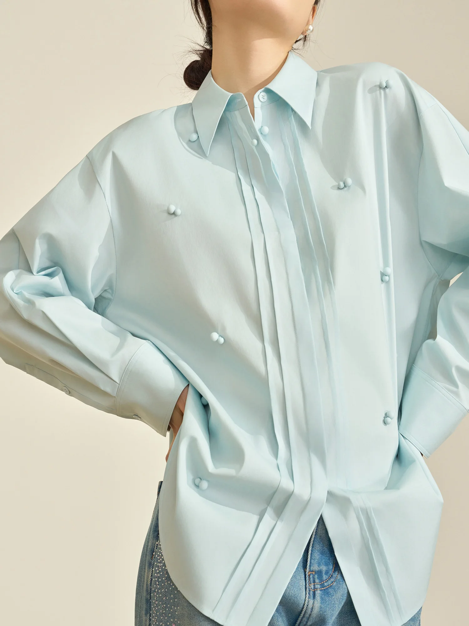 

Синяя женская блузка свободного кроя с дизайнерскими элементами, весна 2026, модная, для офиса, из дышащего полиэстера, длинная