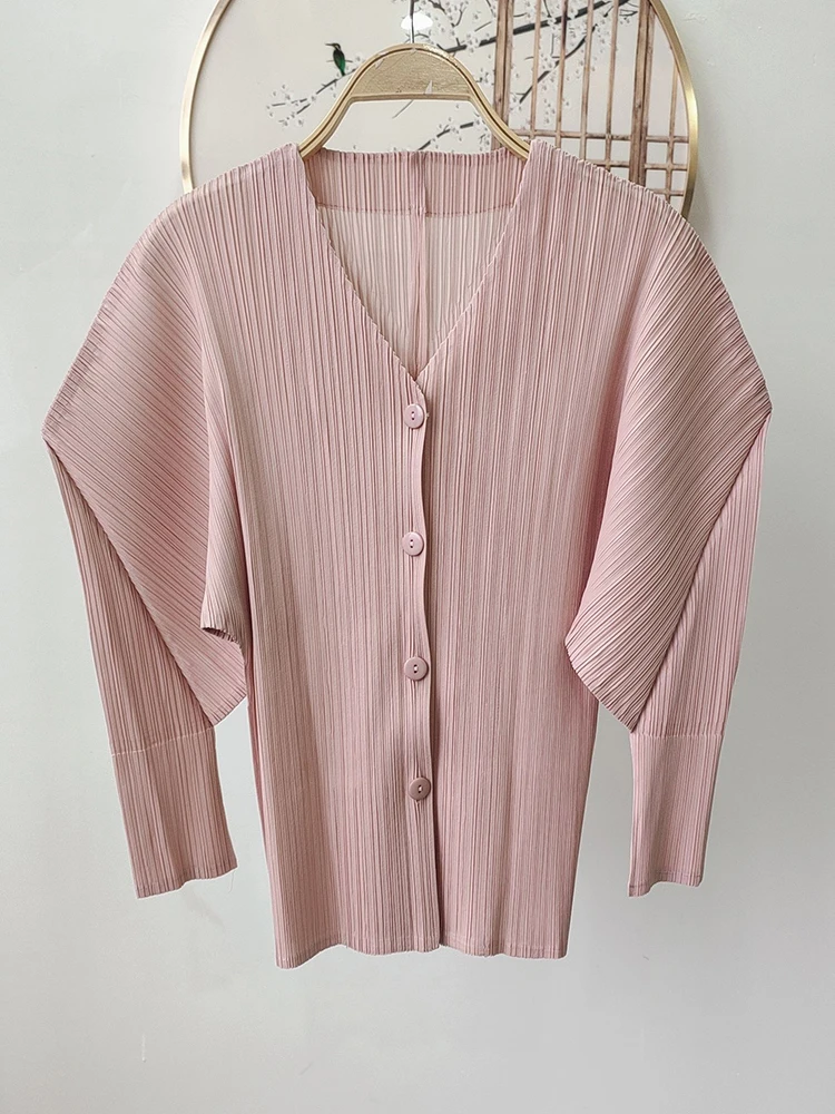 GVUW Pleated V Neck Shirt Women Solid Color Casual Full Sleeve New 2024 Single Breasted Versatile Female Clothing 17G7048