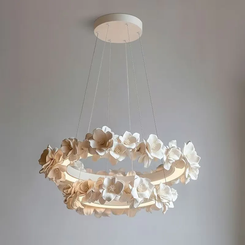 Courtly Style Retro Resin Pendant Light Creamy Style Dining Room Bedroom Flower Hanglamp Villa Foyer Carved Art Lighting Fixture