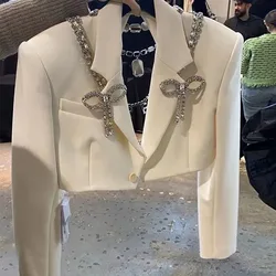 Giacca da abito bianca per donna cappotto di diamanti con fiocco di alta qualità donna primavera autunno 2024 blazer a maniche lunghe di nuova moda tendenza da donna