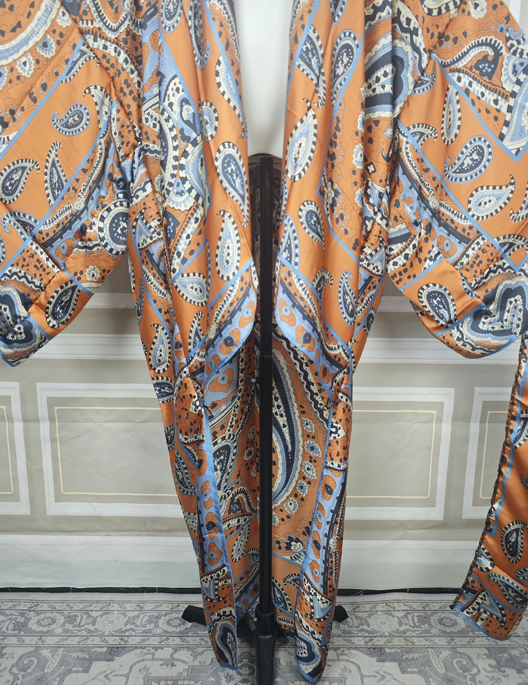 Frauen Sommer Strand Bikini Cover Up Modische Neue Stilvolle Schärpe Strickjacken Boho Gedruckt Seidige Sexy Dame Urlaub Kimonos Afrikanische