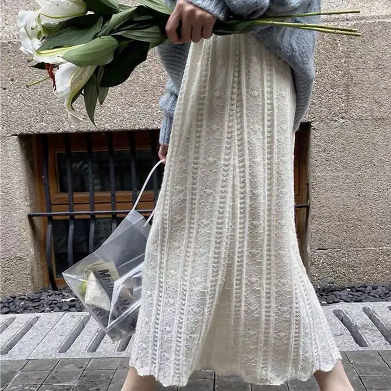 Autumn and Winter 2025 Women's Elastic Waist Long Skirt Apricot Straight Lace Skirt