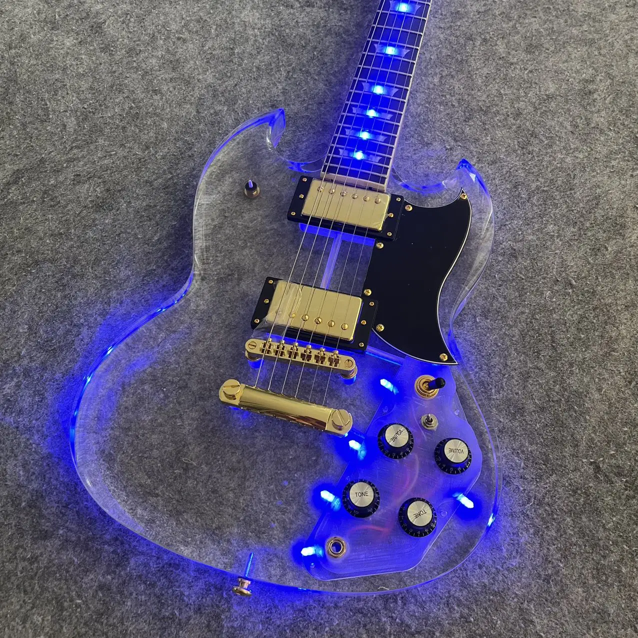 Free shipping of Alek electric guitars, stock guitars can be customized and shipped immediately @ 22