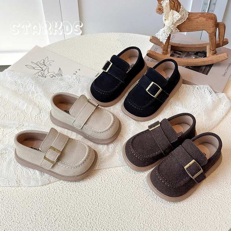 

Новые осенние замшевые лоферы для девочек, туфли на плоской подошве с квадратным носком и пряжкой на ремешке, детская школьная обувь без шнуровки на мягкой подошве
