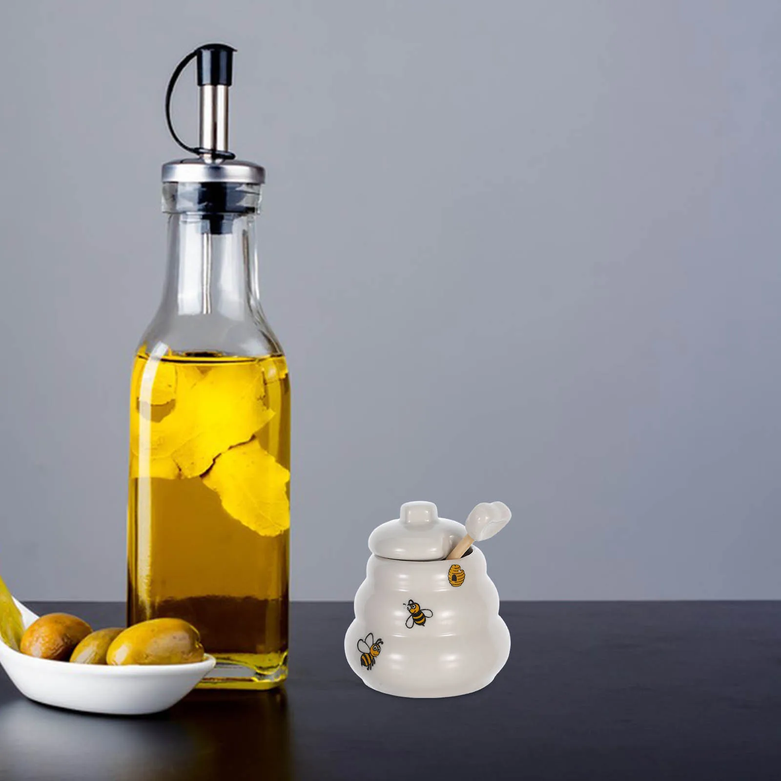 

Adorable Ceramic Honey Pot with Lid Perfect for Wedding Favors Home Decor Spice Sugar Bowl Storage Luxury Honeypot