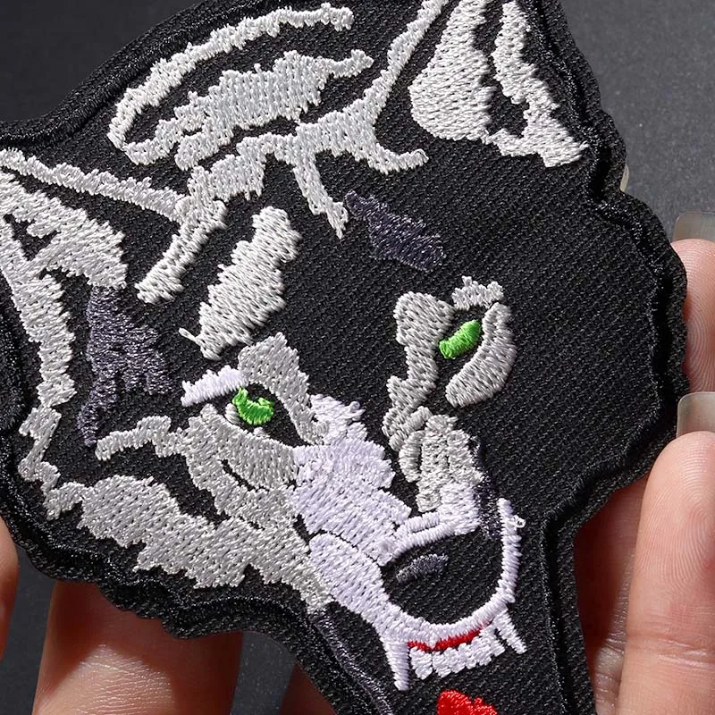 Black hungry wolf size: 9.8 * 7.5CM Patches washable Embroidery Badge DIY clothing Patches Accessory