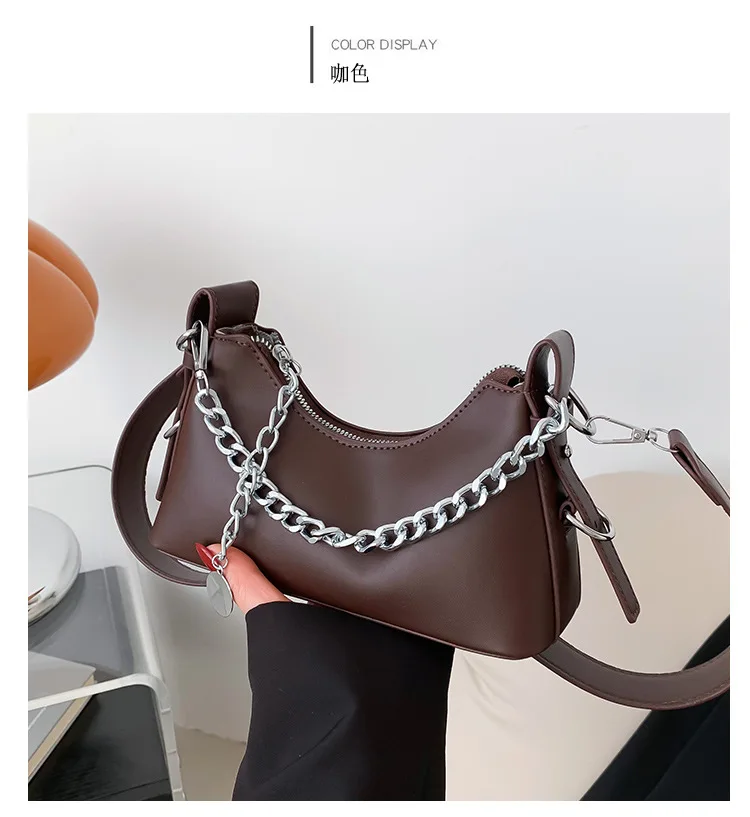 حقيبة سلسلة نسائية 2024 طراز جديد هذا العام ذات ملمس شعبي بتصميم متخصص بكتف واحد حقيبة تحت الإبط عصرية عبر الجسم صغيرة #3