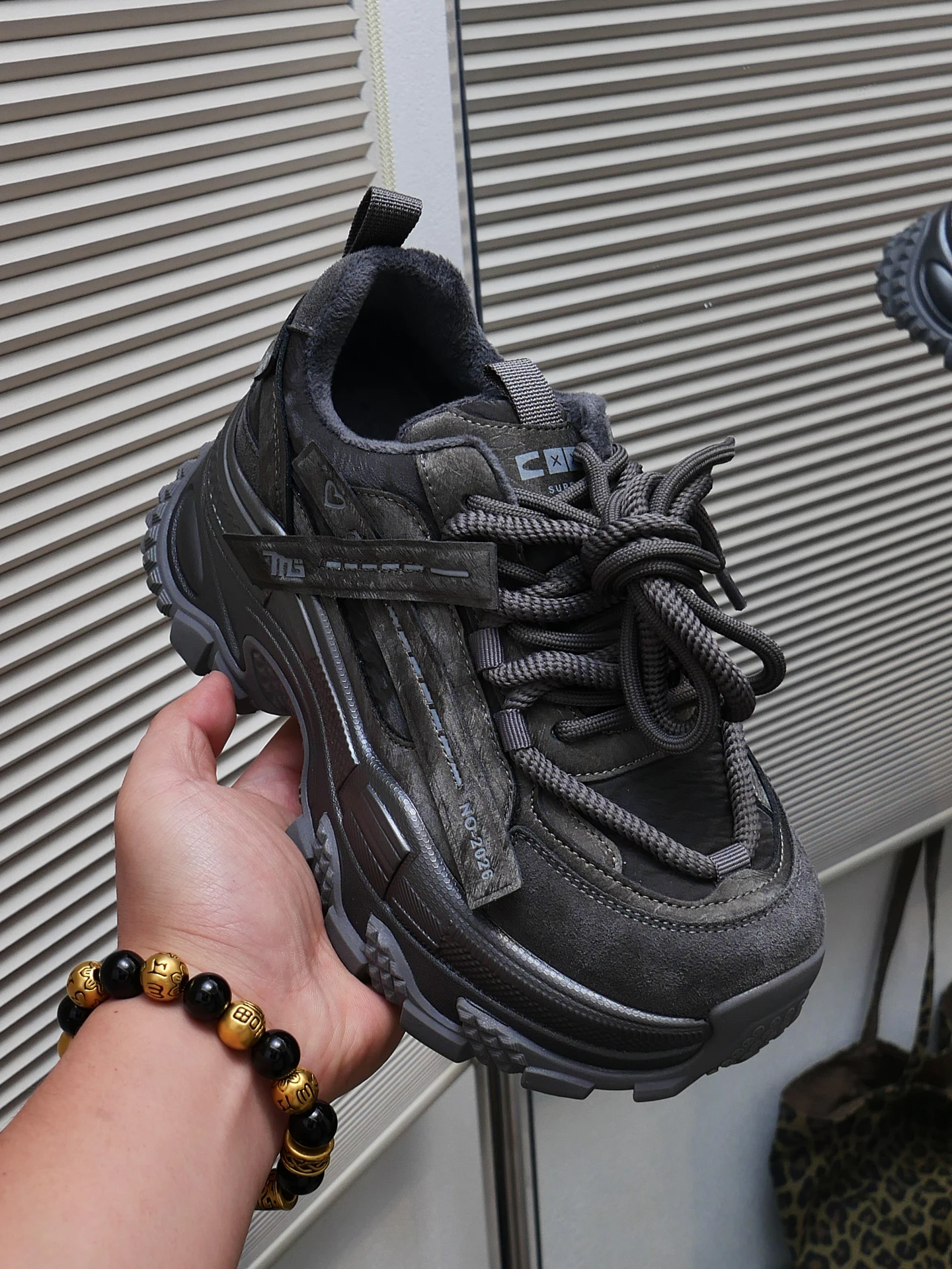 

Женские зимние повседневные ботинки на низком ходу с двойным ремешком, круглым носком и резиновой подошвой, на хлопковой подкладке, новинка