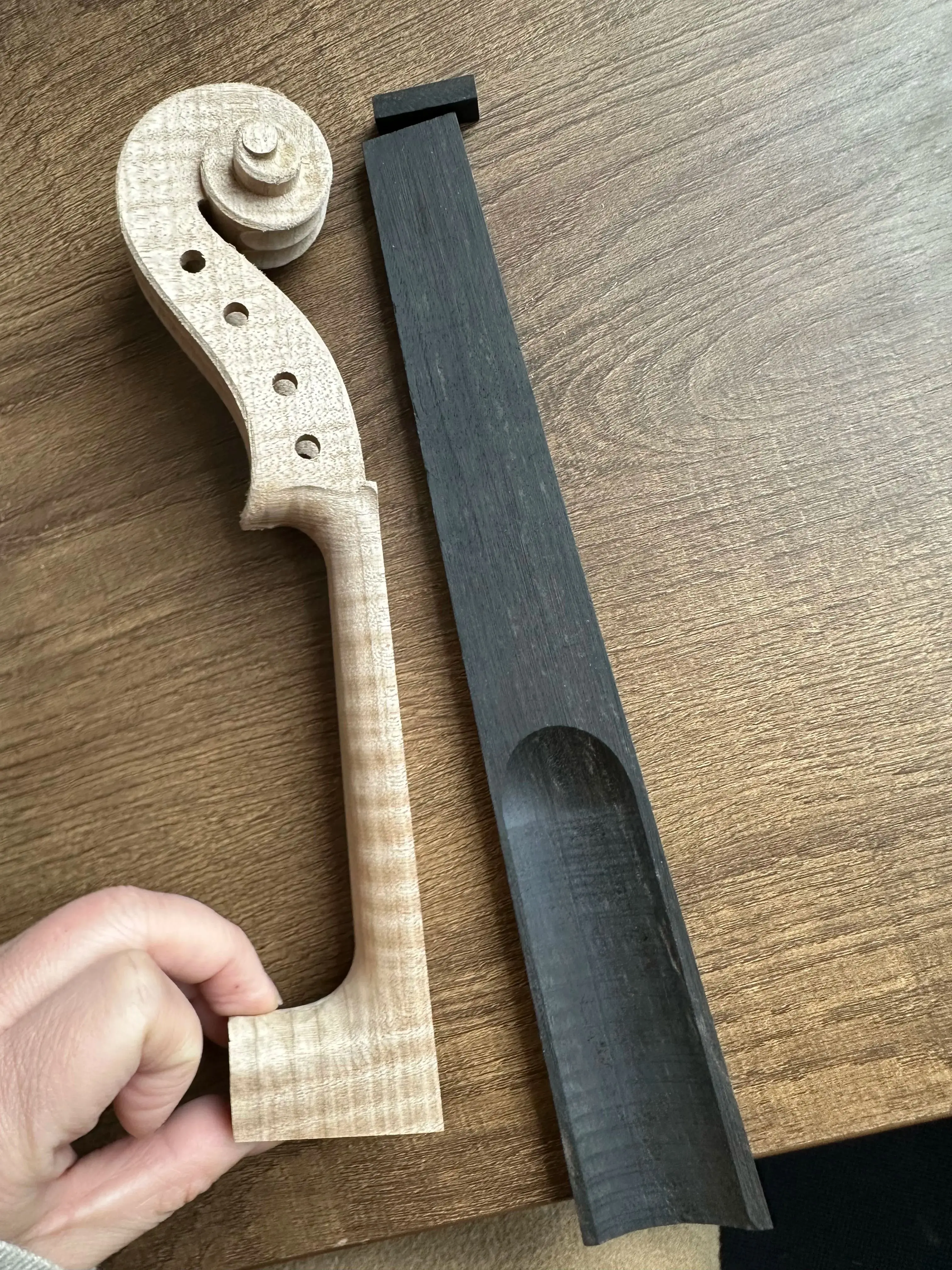 

Неокрашенная головка-гриф для скрипки 4/4 с накладкой из черного дерева, из грифельчатого клена, для самостоятельной сборки, реальные фото, 1 шт., 1 комплект