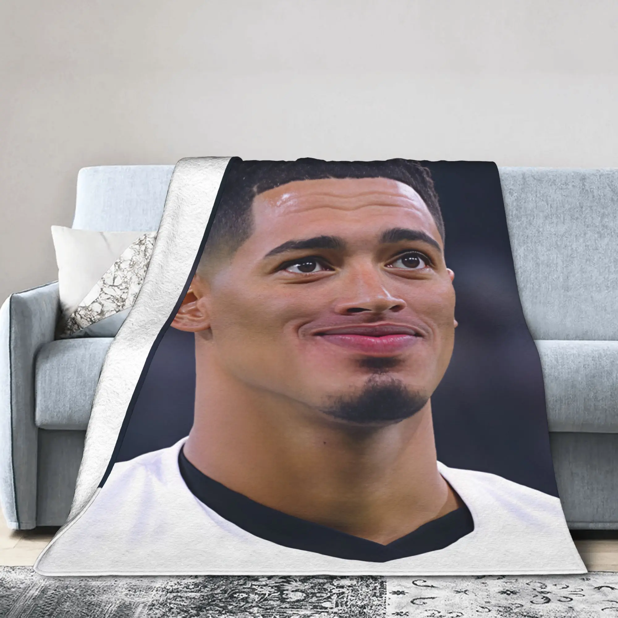 Jude Bellingham Sideways Glance Subtle Laugh Warm Soft Blanket  Camping Plush Throw Blanket Chair Flannel Bedspread Sofa Cover
