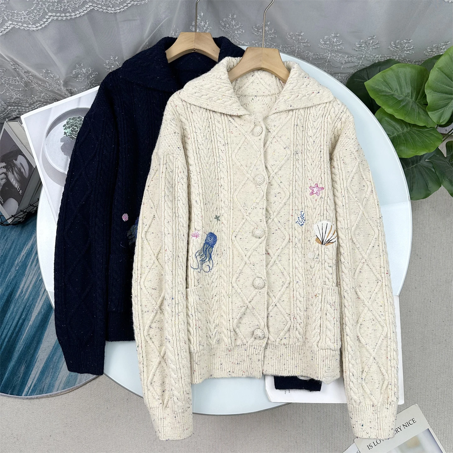 

Элегантный вязаный кардиган с вышивкой, женский, с длинным рукавом, отложным воротником, фактурным узором «косы», зимний, новая модная женская кофта