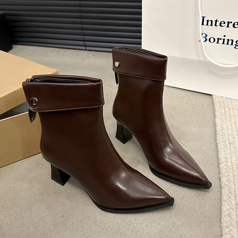 الكاحل حذاء نسائي بكعب عالٍ أشار تو أحذية مكتنزة 2025 مثير البريدي تشيلسي أحذية الشتاء العلامة التجارية أحذية من الجلد Mujer الثلوج بوتاس