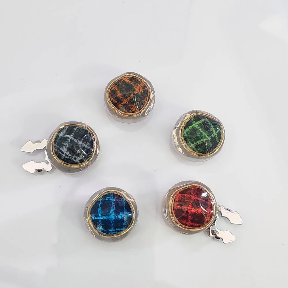 2 Pièces – Cache-boutons à Carreaux Tendance de Haute Qualité pour Vêtements DIY, Décoration de Boutons de Chemise et Manches